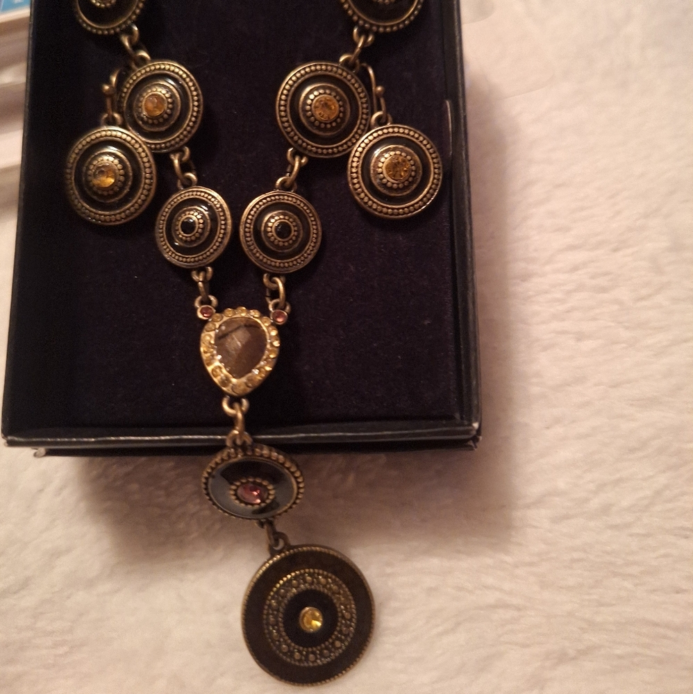 Avon Wild Safari Y Necklace Gift Set NWOT